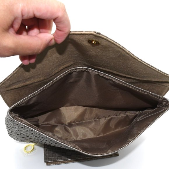 Estée Lauder Woven Passport Accessory Bag - Picture 5 of 5